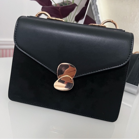 Charles & Keith: Metal Push Lock Front Flap Crossbody Bag - Picture 2 of 8